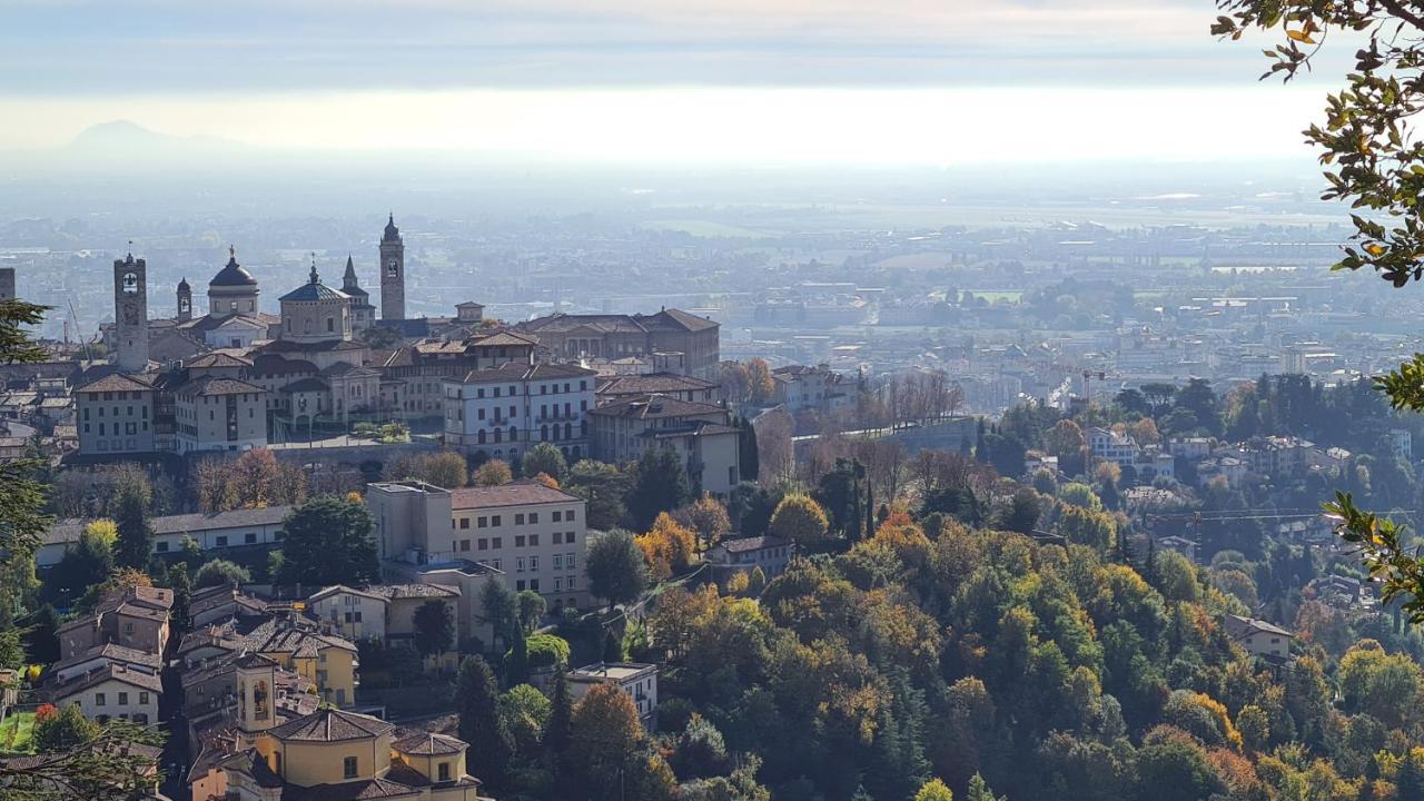 Hotel Piazza Vecchia Bergamo Bagian luar foto