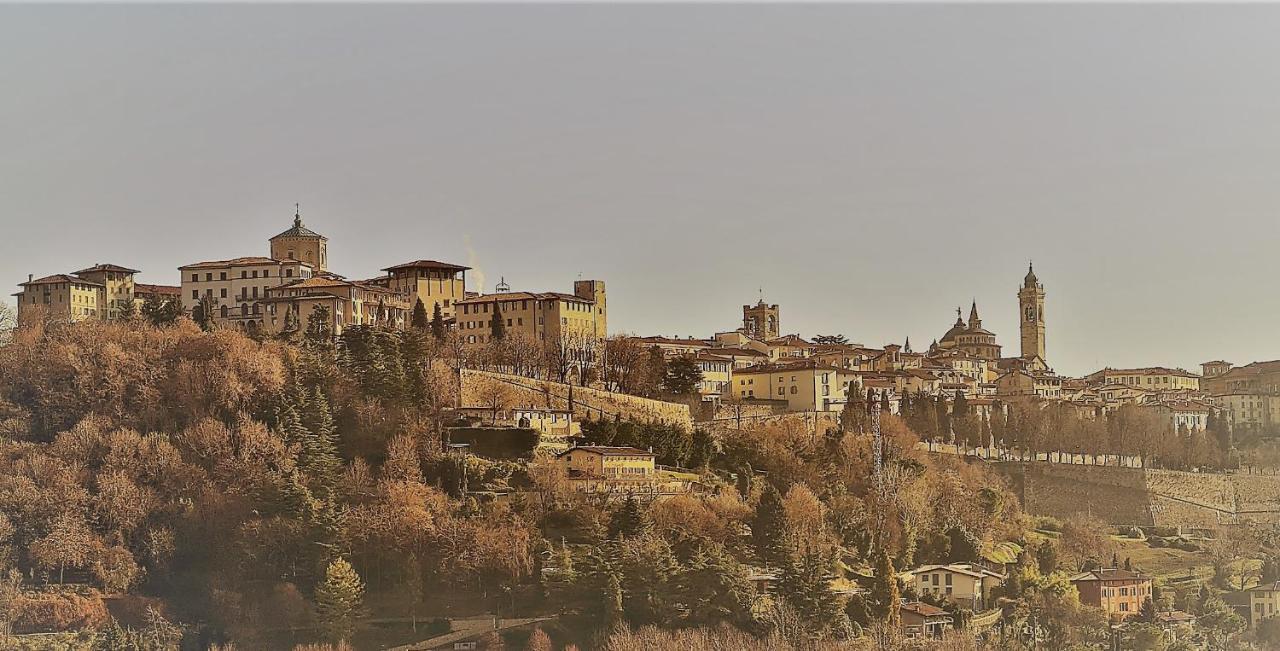 Hotel Piazza Vecchia Bergamo Bagian luar foto