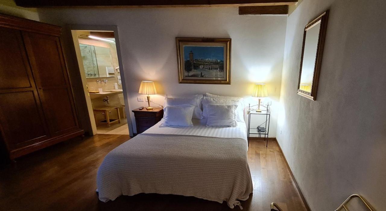 Hotel Piazza Vecchia Bergamo Bagian luar foto