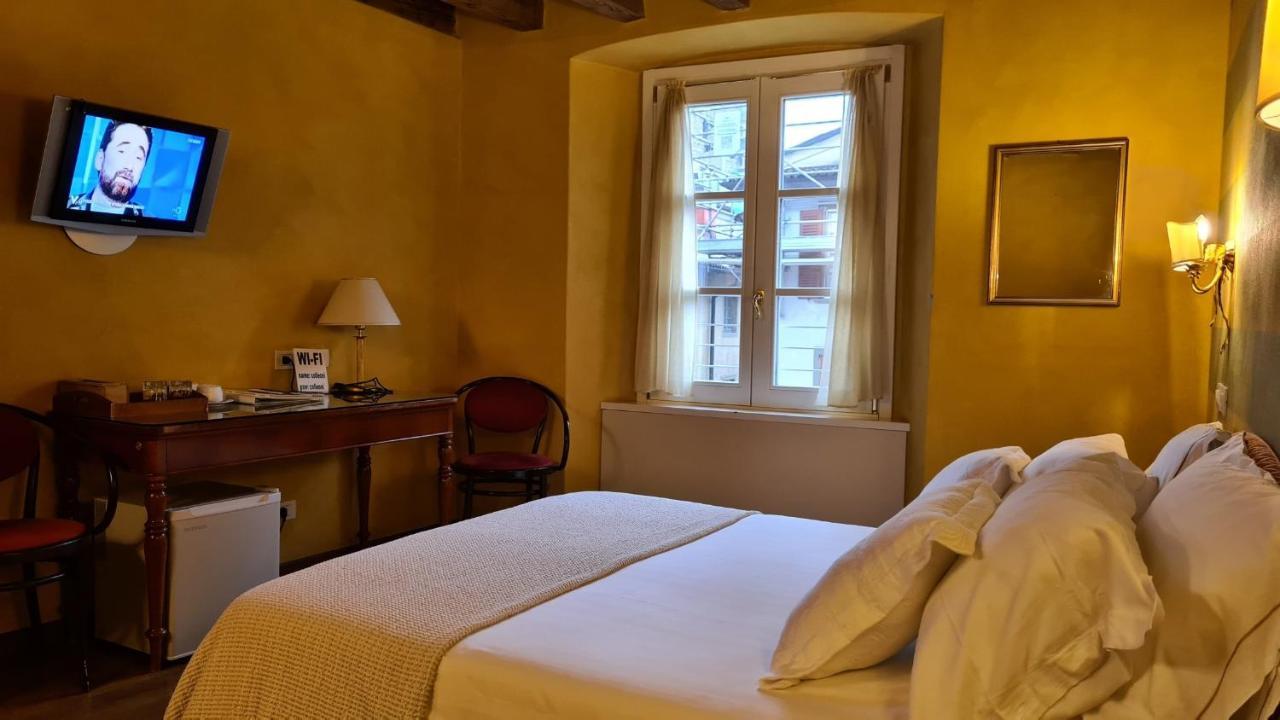 Hotel Piazza Vecchia Bergamo Bagian luar foto