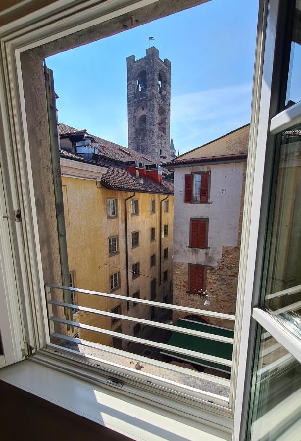 Hotel Piazza Vecchia Bergamo Bagian luar foto