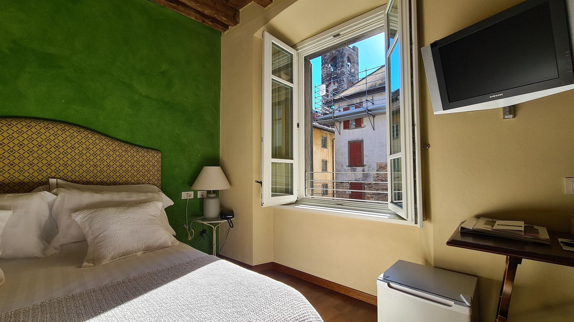 Hotel Piazza Vecchia Bergamo Bagian luar foto