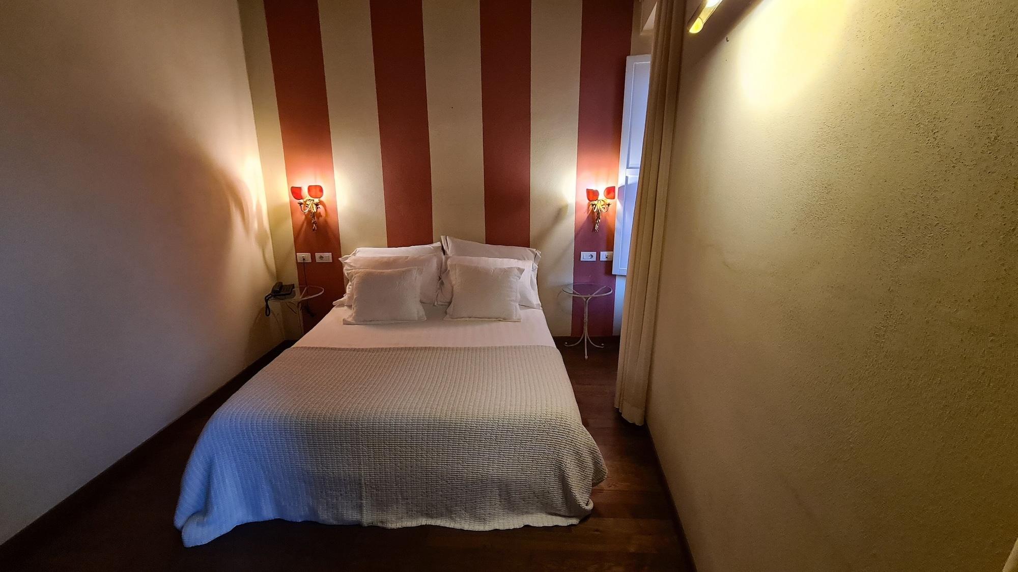 Hotel Piazza Vecchia Bergamo Bagian luar foto