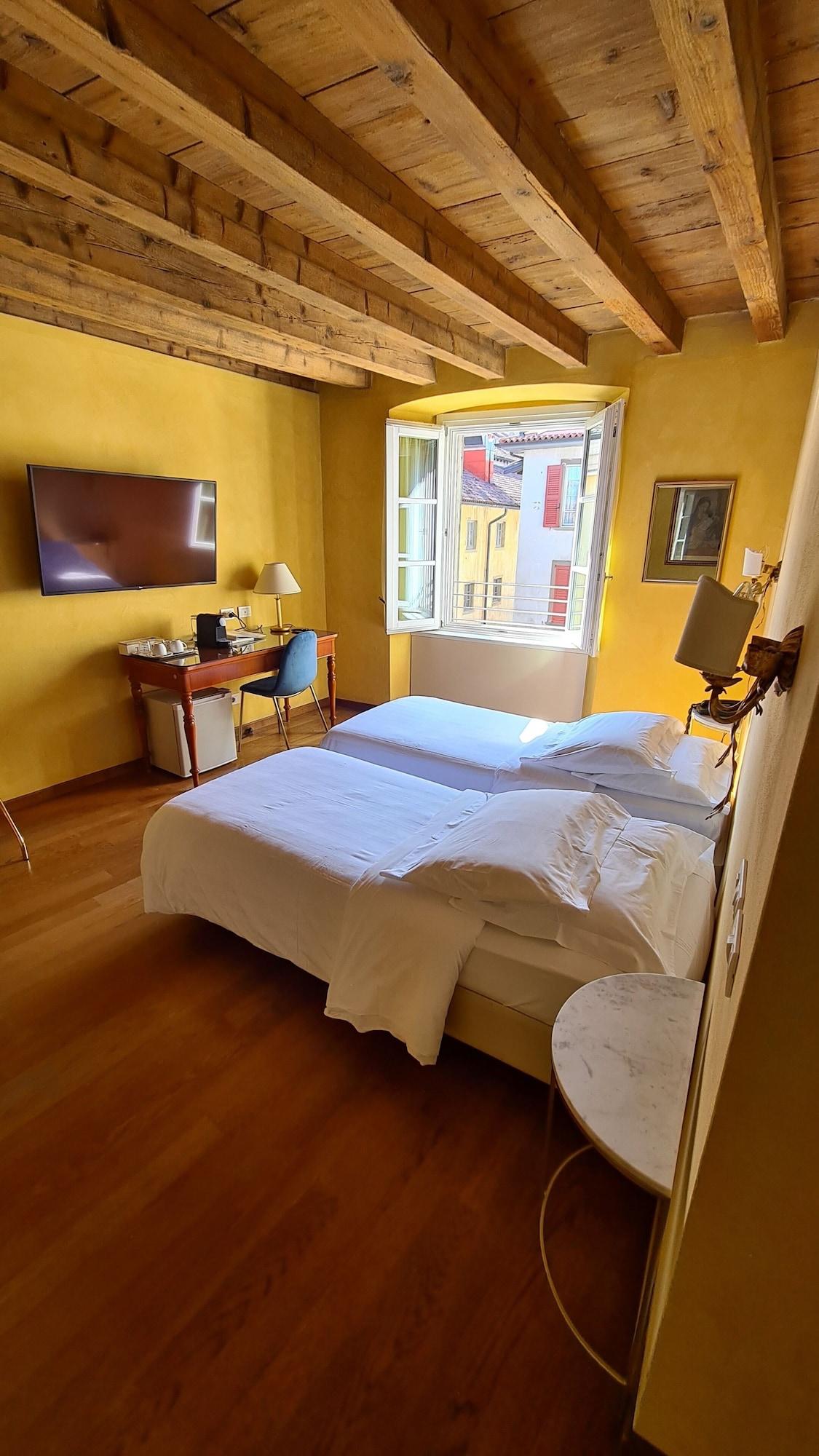Hotel Piazza Vecchia Bergamo Bagian luar foto