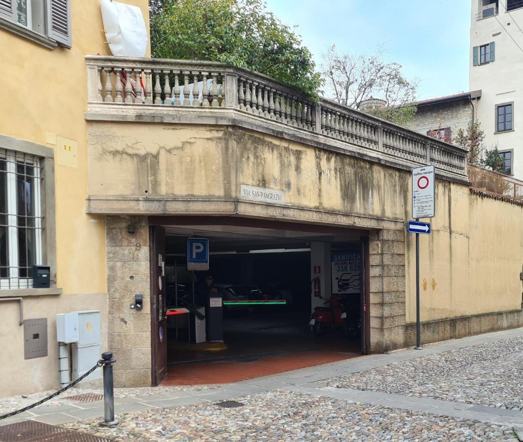 Hotel Piazza Vecchia Bergamo Bagian luar foto