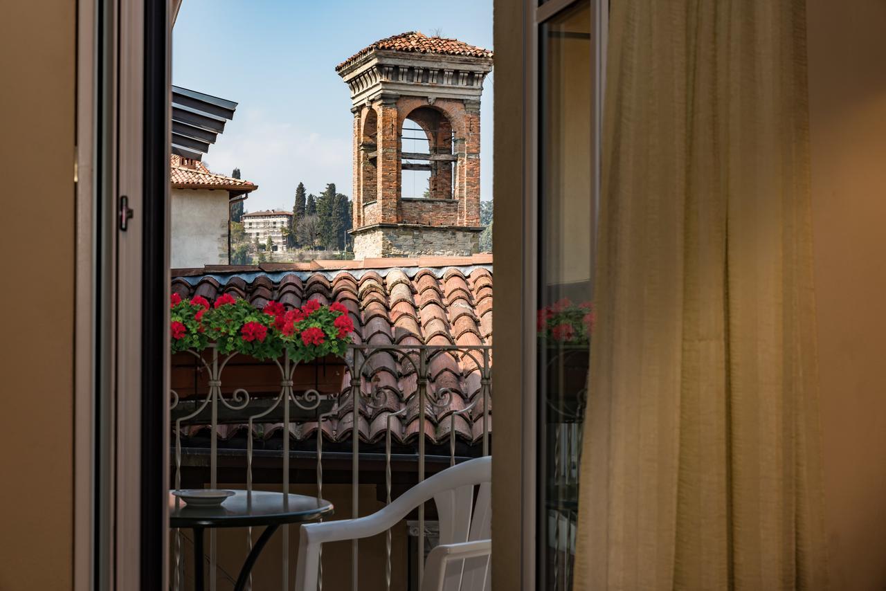 Hotel Piazza Vecchia Bergamo Bagian luar foto