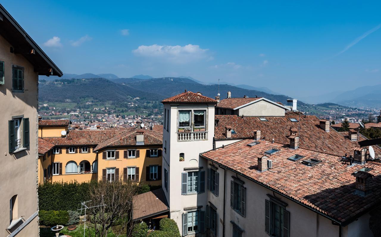 Hotel Piazza Vecchia Bergamo Bagian luar foto