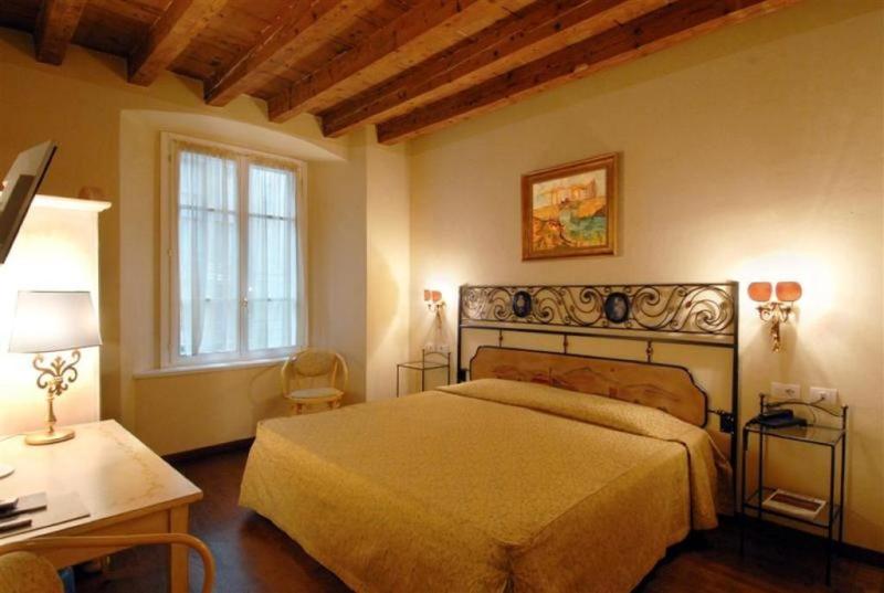 Hotel Piazza Vecchia Bergamo Bagian luar foto